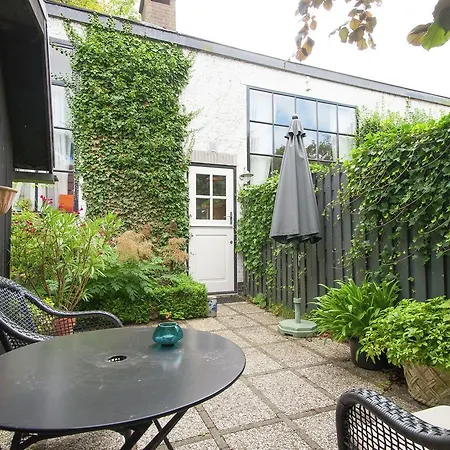 Modern Apartment In Bergen North Holland With Privte Garden ברחן