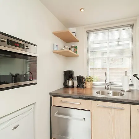 Modern Apartment In Bergen North Holland With Privte Garden ברחן